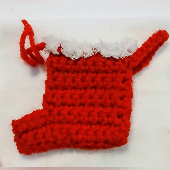 4 Vtg Handcrafted Christmas Ornaments Needlepoint Beads Candy Canes Wreath 80s - Picture 2 of 10